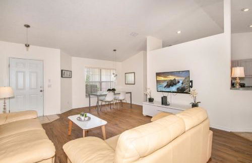 Van Ness Poolhome - Lake access 2mi - Photo 13