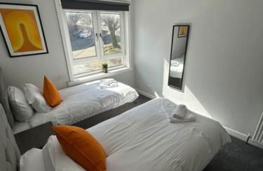 3-Bed Apartment Central Greenock - Photo 11