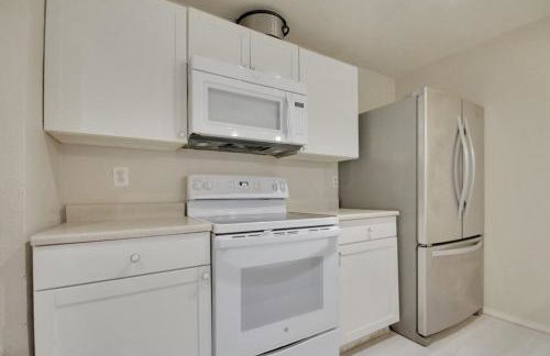 Green & Quiet 3-BR with Basketball Court and Pool - Foto 18