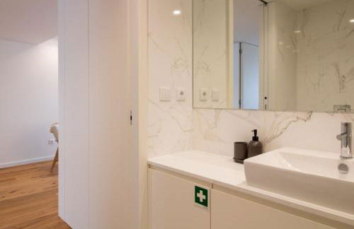 Gaia Elegant Apartment with Patio by LovelyStay - Foto 34