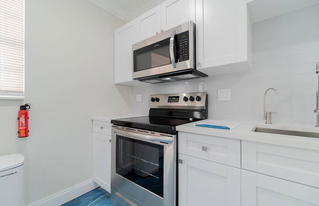 Beachy Blues Apt A, Downtown, Shops, Cafes & Beach, Dog Friendly - Foto 17