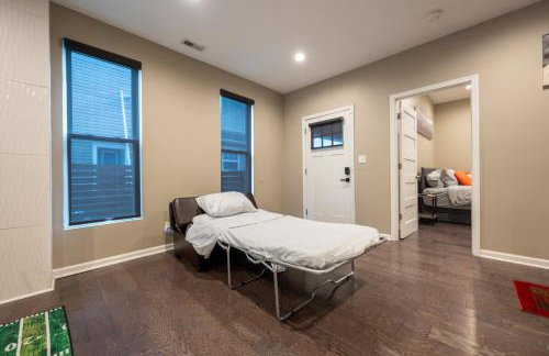 Near Downtown-2 En-Suites - Garage - Sleeps 9 - Foto 25