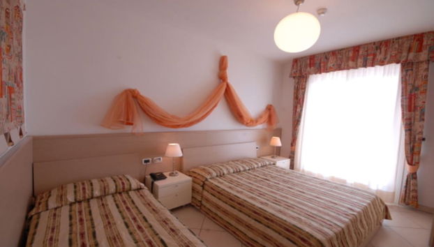 Modern seaside escape with pool near the sea - Foto 3, Habitación