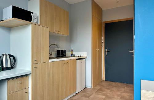 Studio 69 Rénové et Équipé - Nancy CHRU,CESI,FAC - Foto 3