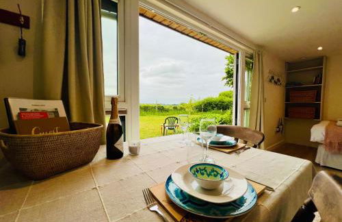 Romantic Cabin Retreat on 50-Acre Suffolk Farm - Foto 17