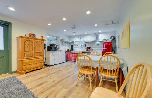 Pet Friendly Home - Walk to Mullet Lake! - Photo 9