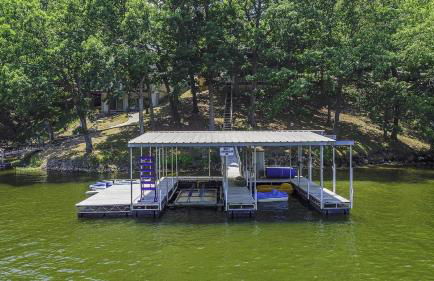 6bedrooms, ramp boat dock slips water toys, nice cove area - Foto 1