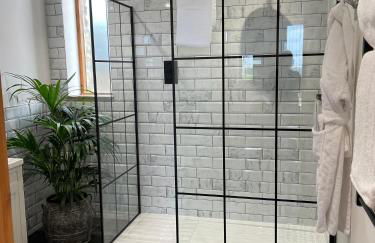 The Farmyard Adults Only - Foto 30