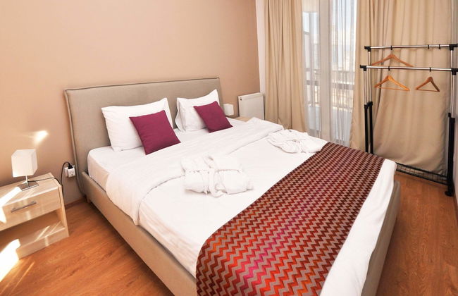 BFG Suites Apartments - Photo 10