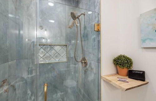 The Lyellton House: Water View, Steps from Beach - Foto 68