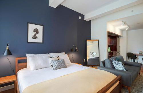 FiDi Studio w Residents Bar Golf Simulator Gym NYC-271 - Photo 7