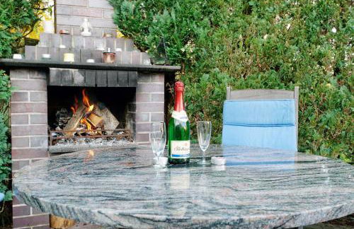 Cottage near centrum, paradise - Photo 27