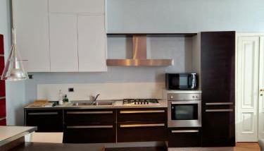 Cozy flat mins walk to Navigli and metro Porta Genova - Foto 2