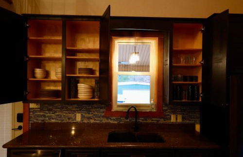 Hidden Hillside Retreat - A Secluded Modern Cabin - Foto 17