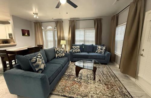 Spacious Home with First Floor King Bed - Foto 1