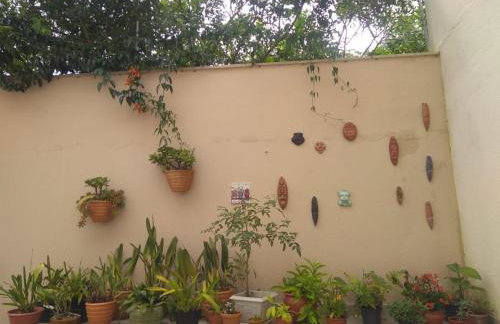 Apto 1 Quarto com Varanda e Estacionamento perto da praia - Foto 21