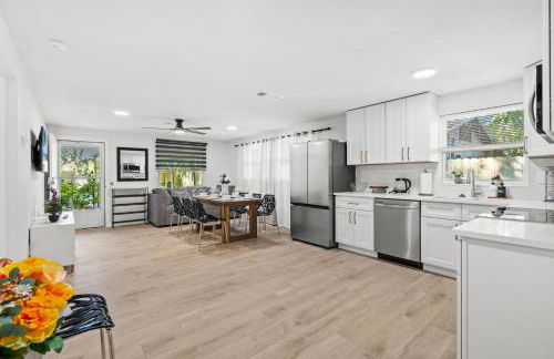 Updated Sarasota Retreat Spa Hot Tub Prime Location - Foto 3