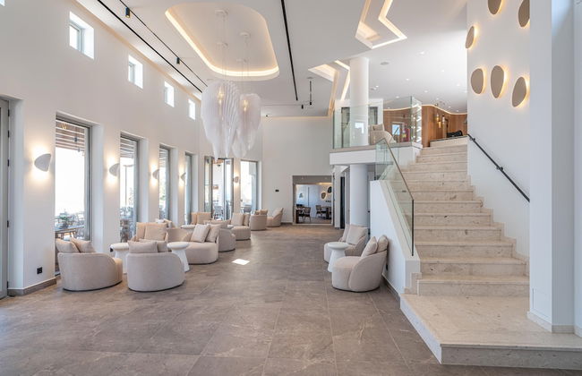 Galaxy Suites Boutique Resort - Photo 2