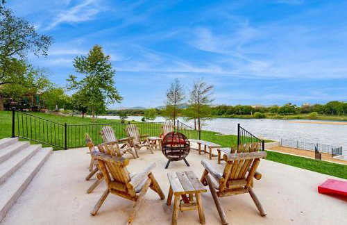 Waterfront Home with Kayaks, Game Room, Firepit, & Enormous Deck - Foto 2