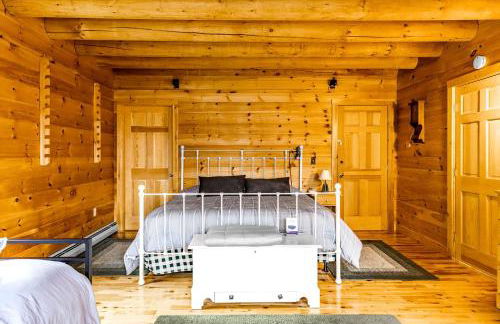 Secluded Cabin with Fireplace and Games in Lily Bay Township, Maine - Foto 40