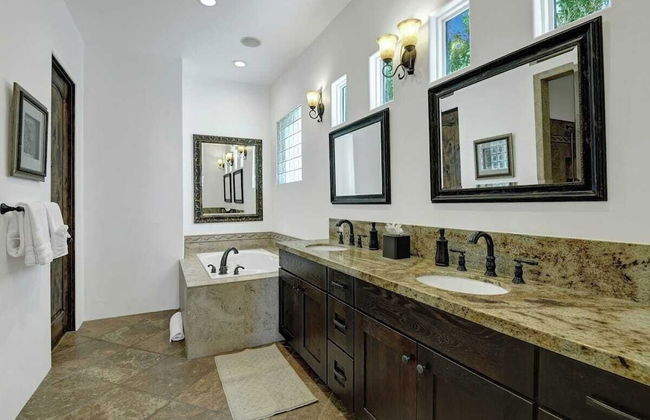 Villa Toscana by Avantstay Palatial Villa With Spa, Pool, Theater & Game Room! Permit#4769 - Foto 12