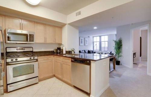 Bright and Cozy Apartment Near Pentagon City - Foto 8