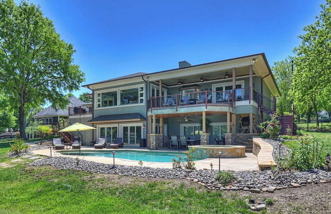 Water, Water Everywhere by Avantstay Pool + Dock - Foto 41