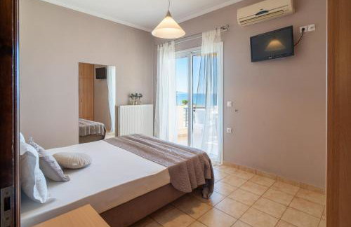 Kondarini Sea View Villa, Just 290m from the beach, by ZanteWize - Foto 37