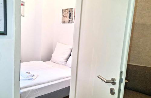 CityStay Karl-Marx-Str I Cozy Apartments with Terrace - Foto 28