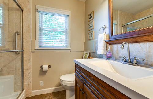 Spacious Kentucky Lake Escape with Dock and Views - Foto 14