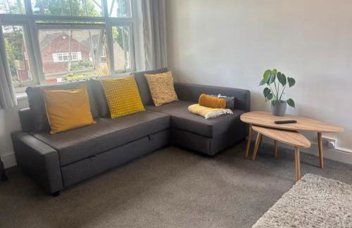 2 Bed Apartment Near Yeovil Hospital & Leonardo - Foto 1