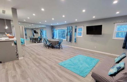 Spacious 3 bedroom unit with backyard and parking just 10 minutes from Rodeo Dr and attractions! - Photo 6