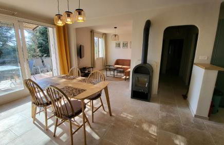 Maison avec piscine chauffée, centre village - Foto 13