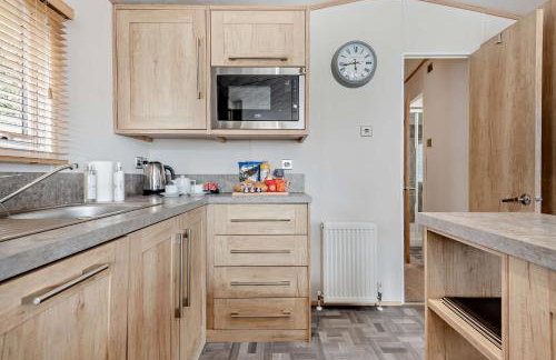 Vivian Lodge 2 Bedroom New Forest Holiday Home Hoburne Bashley - Foto 15