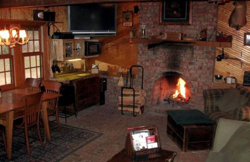 Historic Reunion, Wedding, and Event Space Rental in Central Wisconsin - Foto 33