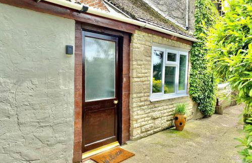 EasyRest - Spacious Detached House - 10 Beds - 5 Bedrooms - 4 Bathrooms - Secure Parking 5 Vehicles - Excellent Road Links - Perfect for Contractors & Large Groups - Foto 30