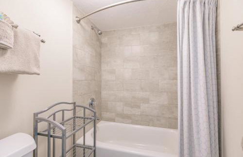 1055-506 5th Floor Coastal Escape - Foto 22