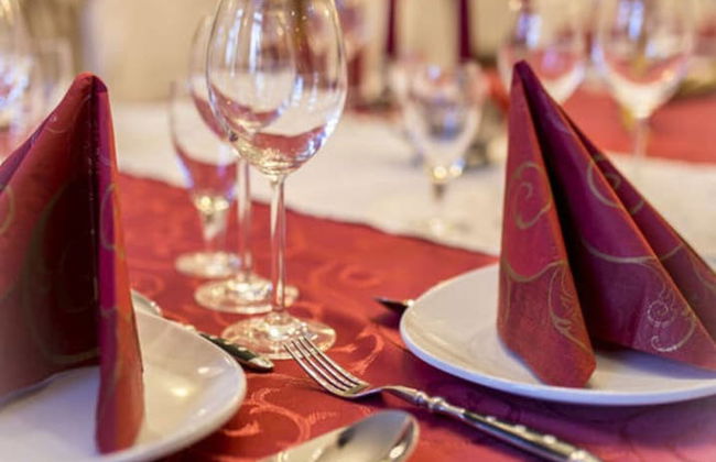 Courtyard View - Manor by the Lake - Photo 23