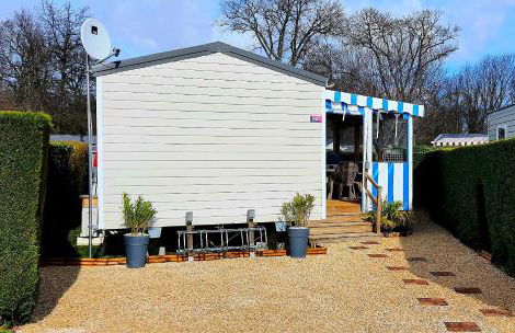 Mobilhome 2ch récent et climatisé-terrasse fermée-jardin sans vis à vis-camping 4 étoiles Les Charmettes - Foto 8