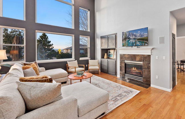 Spacious Home W/ Fun Amenities | Lake & Mtn Views - Foto 1