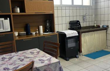 Novidade na Enseada Azul! Apto com churrasqueira, área gourmet e Ar condicionado a 150m da praia - Foto 16