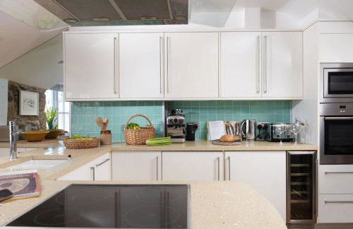 Tides Reach - Free WiFi - Harbourside - Wood Burner - Coffee Machine - Photo 13