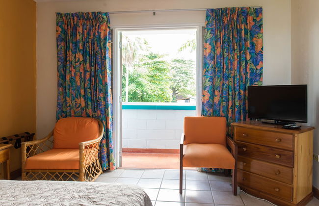 Point Village Studios and Suites - Photo 10