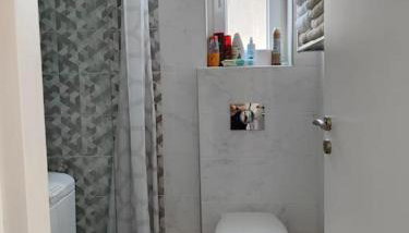 Nea Kallikrateia appt to enjoy - Foto 3, Shower