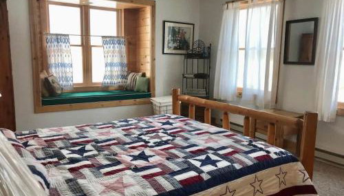 'Northside' Cottage w screened in porch - Foto 2