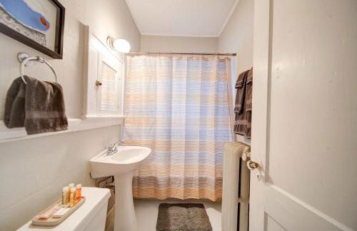 Elegant 1BR King Condo, Elizabeth-Plaza Midwood - Foto 9
