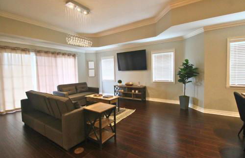 Luxurious 3-Bedroom Condo in Reunion Resort - Foto 43