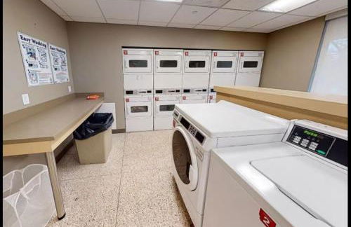 Boulevard Stays Serene 1BR King Suite with Pool Gym & Free Parking 01 - Photo 14