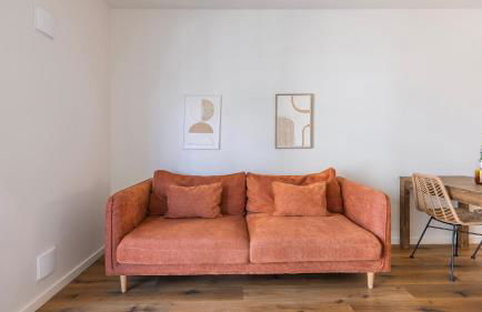 Soft Modern Flat With Pool & Gym by LovelyStay - Photo 13