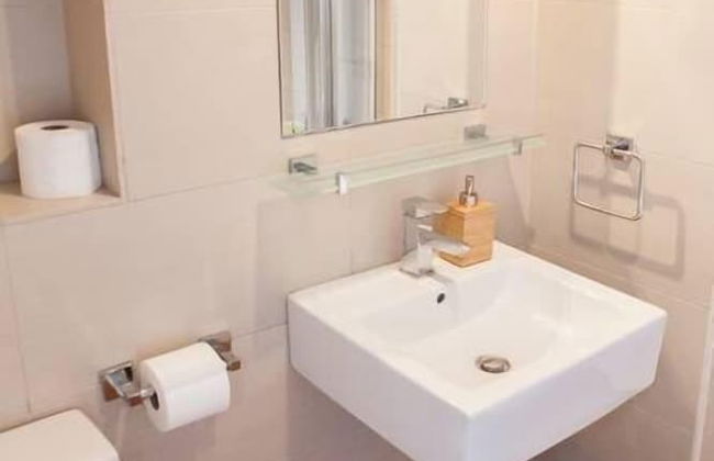 Stylish Apartments next to Buckingham Palace - Photo 42